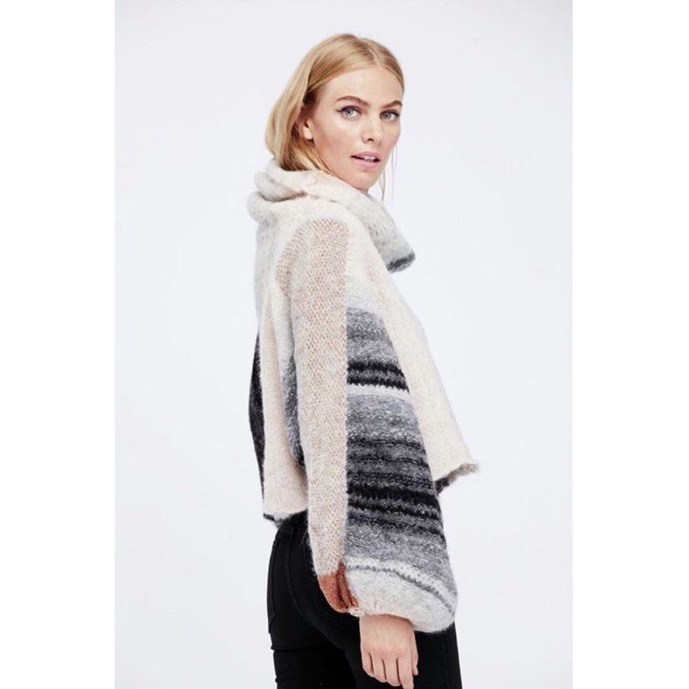 NWT Free People Cloud Kicker Stripe Crop Sweater - Picture 2 of 8